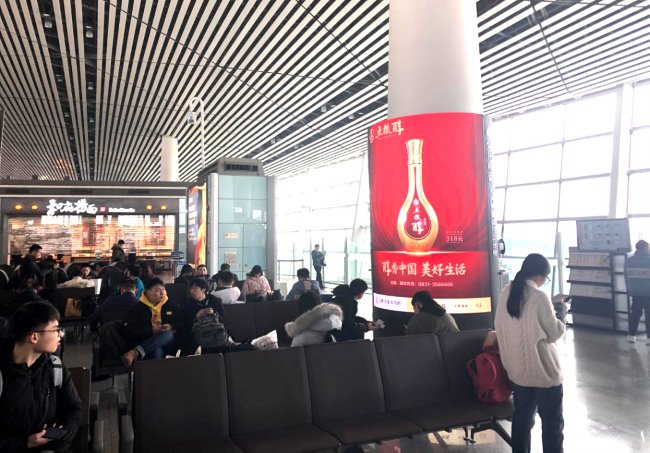 天津机场出发登机口LED广告投放，天津滨海机场大屏广告价格
