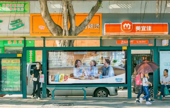 广州巴士站台灯箱广告投放，广州公交候车亭广告价格
