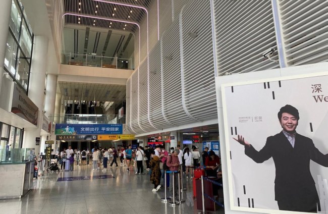 深圳福田口岸有哪些广告位？怎样选择更有效果？