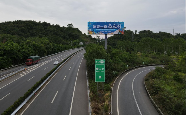 重庆渝涪渝遂高杆立柱广告投放，重庆渝泸高速大牌广告价格