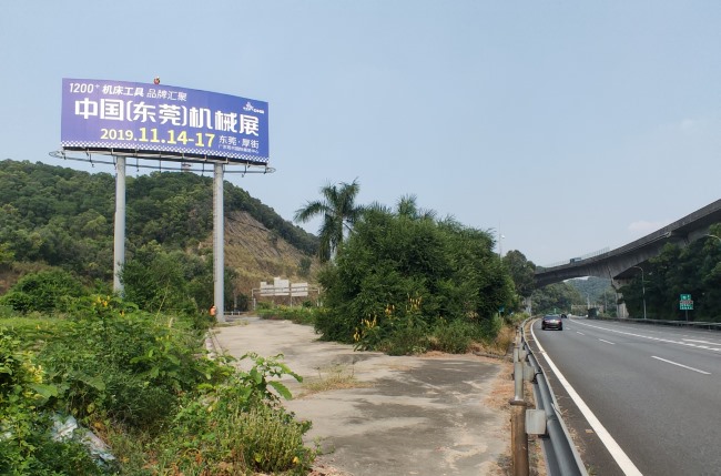 东莞虎门大桥高速立柱大牌广告投放，东莞高杆户外广告价格