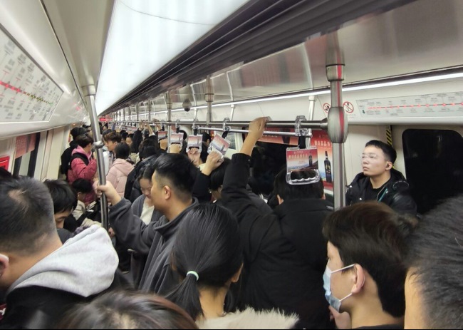 郑州地铁列车语音冠名价格，郑州地铁车厢播音导向广告投放