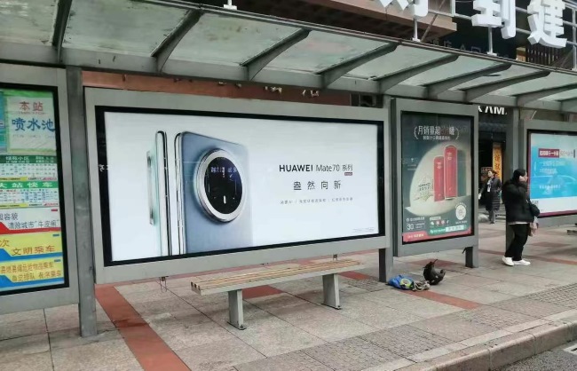 贵阳公交站台大牌广告投放，贵阳巴士候车亭广告价格