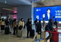 赣州西高铁出站口灯箱广告投放，赣州西站到达大屏广告价格