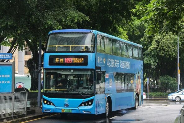 深圳双层公交车身广告价格？深圳双层巴士公交线路？双层巴士高度