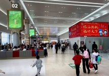 泉州晋江机场候机大厅三面LED大屏：高空视觉的多维触达