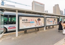 武汉公交候车亭广告：城市静态客流的高效触达之道