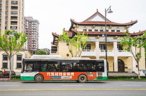 武汉公交车巴士广告价格收费多少钱？武汉公交车身广告案例优势