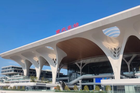 重庆东高铁站广告-重庆东站广告投放价格-重庆东高铁广告公司