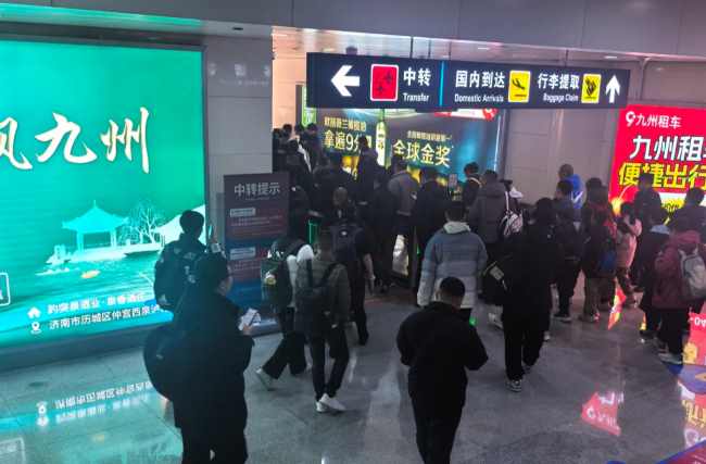 济南机场一层国内到达双通道灯箱套装投放策略