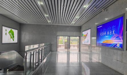 第一户外传媒-新化南站-出站厅灯箱 第一户外传媒-新化南站-出站厅灯箱