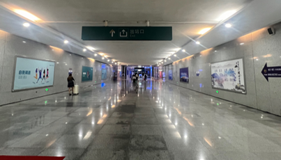 第一户外传媒-湛江西站-出站通道灯箱 第一户外传媒-湛江西站-出站通道灯箱