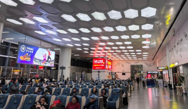 第一户外传媒-舟山普陀山机场灯箱广告