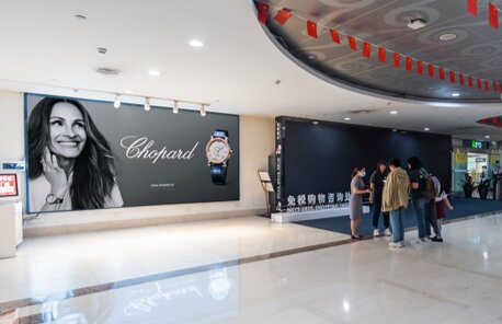 第一户外传媒-三亚凤凰机场国内到达行李厅LED屏