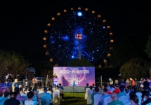 武汉城市浪漫地标摩天轮环形大屏的沉浸式展示策略