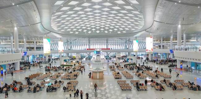 第一户外传媒-上海松江站LED大屏广告