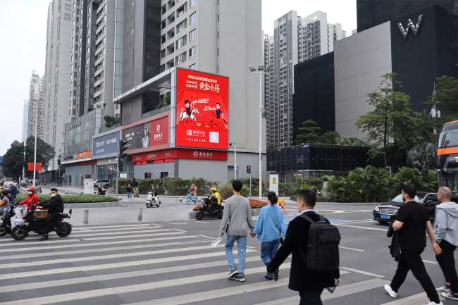 第一户外传媒-广州W酒店LED大屏广告