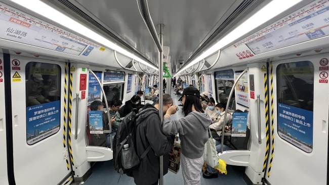 第一户外传媒-深圳地铁2号线包车广告