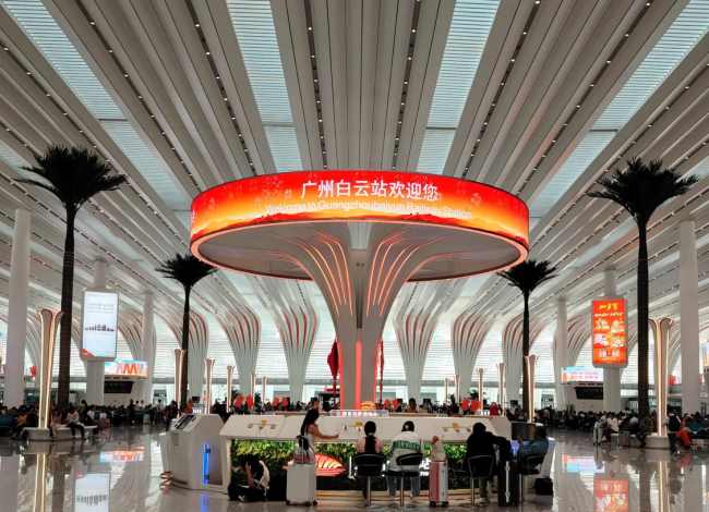 第一户外传媒-广州白云站立柱灯箱广告