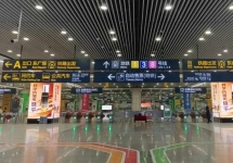 青岛北站 LED 包柱大屏：城市门户的立体化传播载体