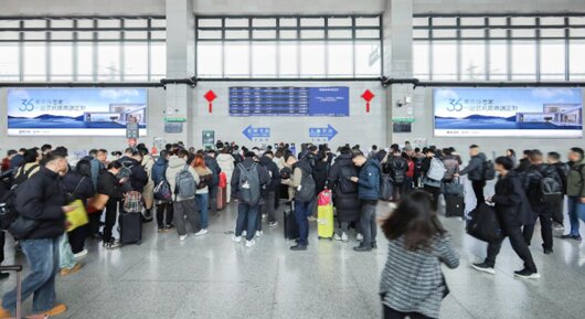 第一户外传媒-嘉善南站候车室墙面灯箱