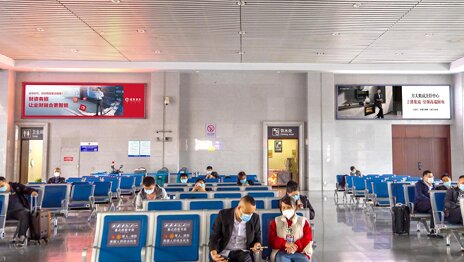 第一户外传媒-乐清站候车室一楼灯箱