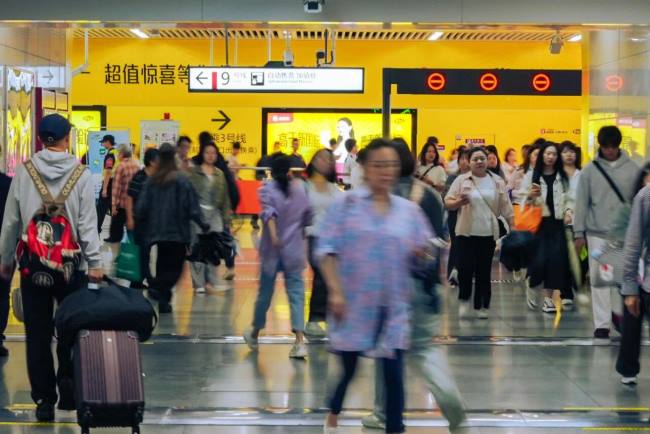 第一户外传媒-地铁站厅广告