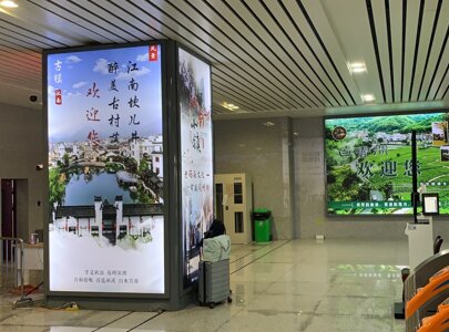 第一户外传媒-桐庐站出站厅包柱灯箱