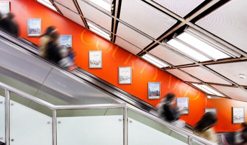 深圳第一户外传媒有限公司-天津地铁梯旁看板