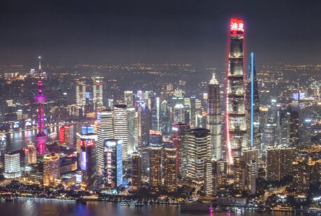 深圳第一户外传媒有限公司-上海中心大厦塔冠V槽LED广告