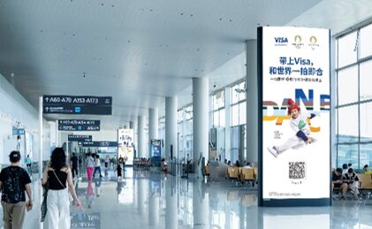 第一户外传媒-广州白云机场-T2国际出发图腾灯箱 第一户外传媒-广州白云机场-T2国际出发图腾灯箱