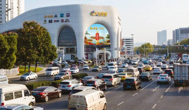南京江宁区21世纪太阳城主入口LED大屏