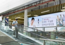 深圳机场P1、P2停车场灯箱套装:覆盖私家车接送机全流程